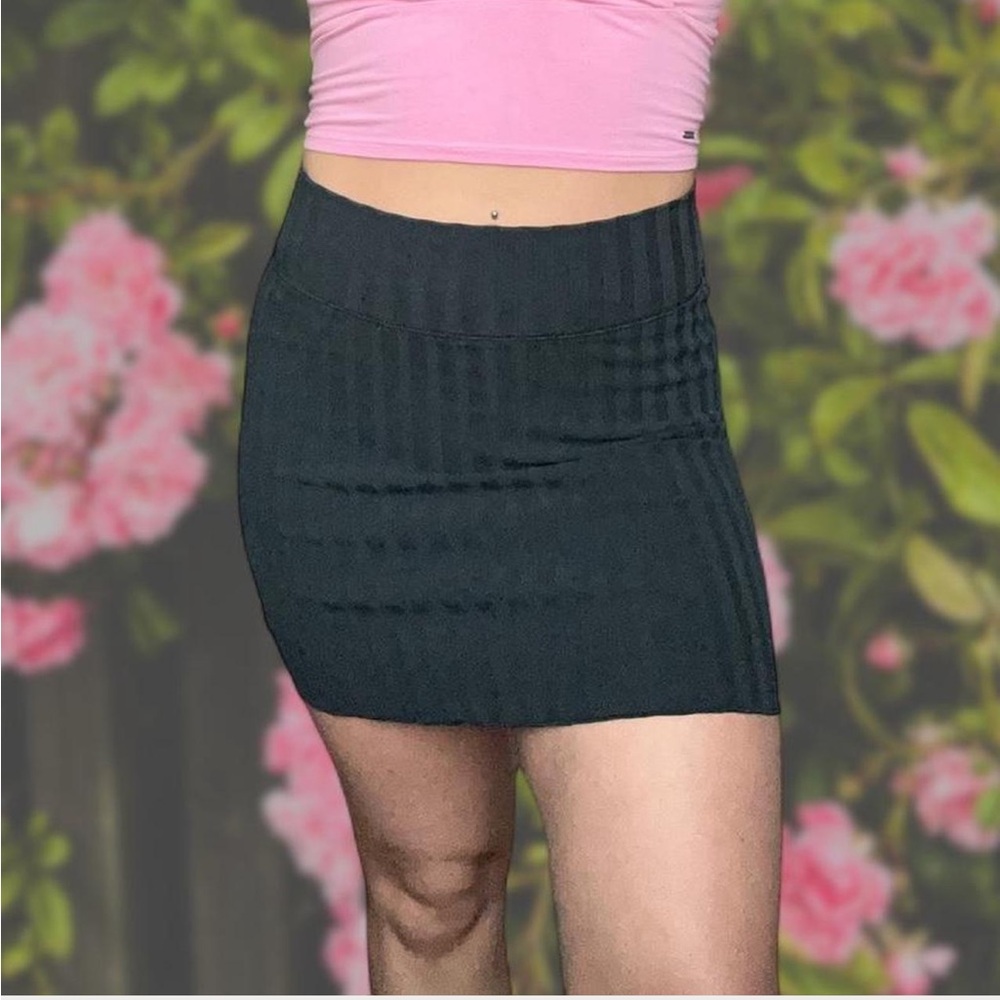 Aerie by American Eagle Stylish Black Offline by Aerie OG Groove Mini Skirt